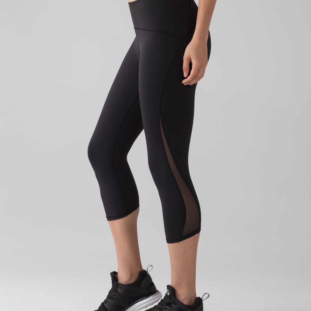 Lululemon Train Time Crops - Fits like a 2